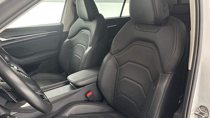Škoda Kodiaq 2.0 TDI DSG 4x4 Exclusive Sele - fotka 15 z 35
