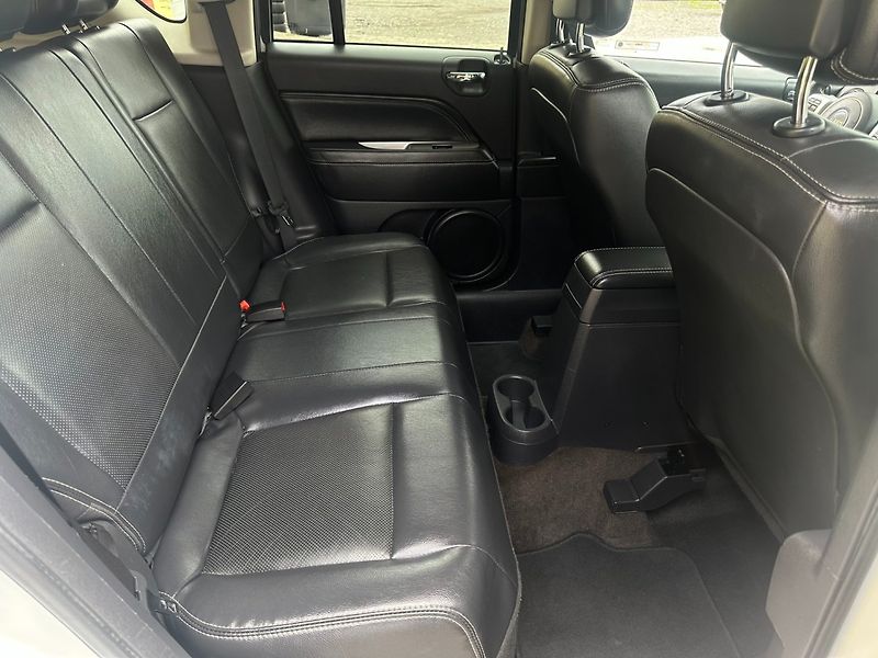 Jeep Compass (2014) 2.2CRDi NAVI/VÝHŘEV/1 MAJ - fotka 18 z 32