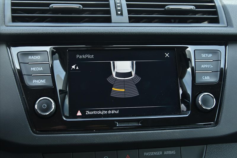 Škoda Fabia 1.0 TSI 1.MAJITEL DPH ČR - fotka 19 z 23