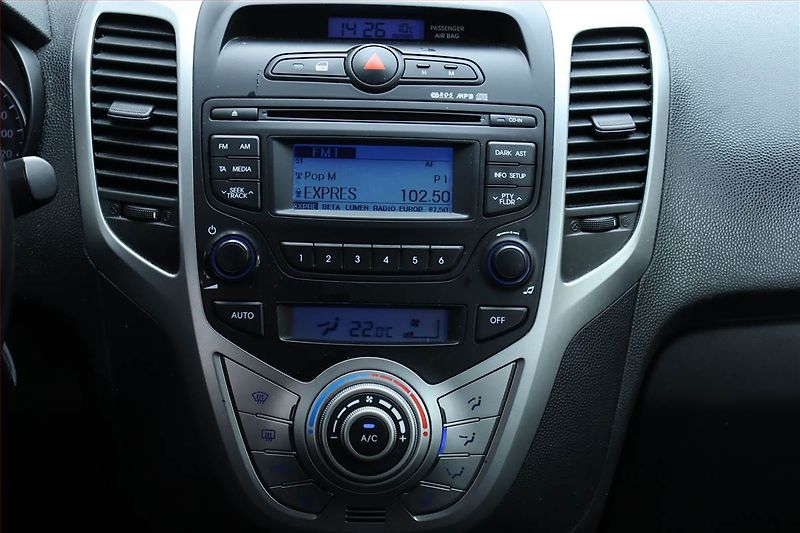 Hyundai ix20 (2011) 1.4 CVVT, Serv.kniha - fotka 12 z 17