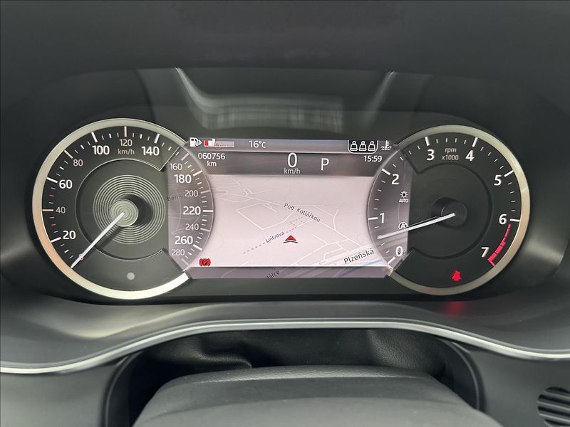 Jaguar F-Pace 3,0 P400 R-Dynamic SE AWD AT - fotka 18 z 31