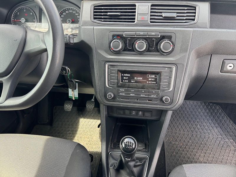 Volkswagen Caddy (2020) MAXI 2.0TDI 90kW 4x4 TAŽNÉ CZ - fotka 10 z 11