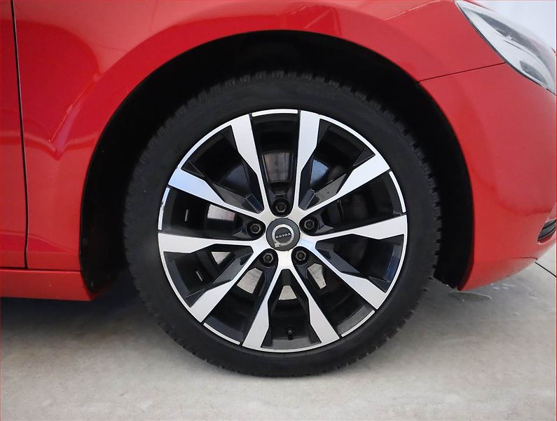 Volvo V40 (2019) 1.5 T3, Automat, Serv.kniha - fotka 15 z 19