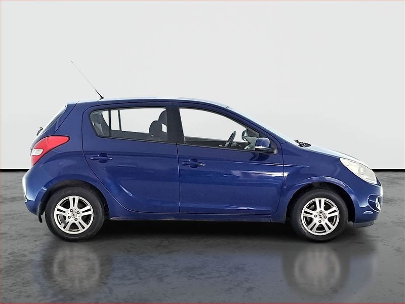 Hyundai i20 (2011) 1.2, po STK, v provozu - fotka 6 z 17