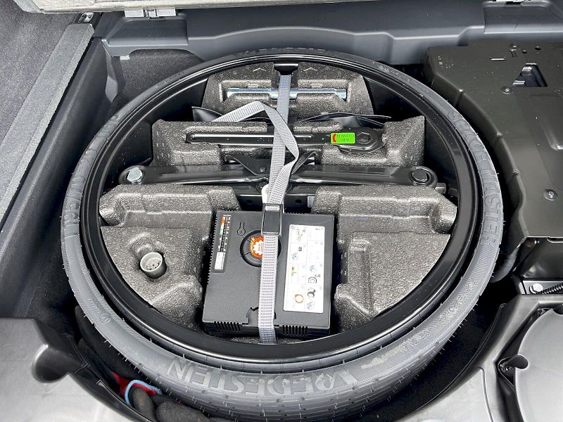 Audi Q8 (2023) 50 TDI 210 kW S-line Quattro T - fotka 33 z 35