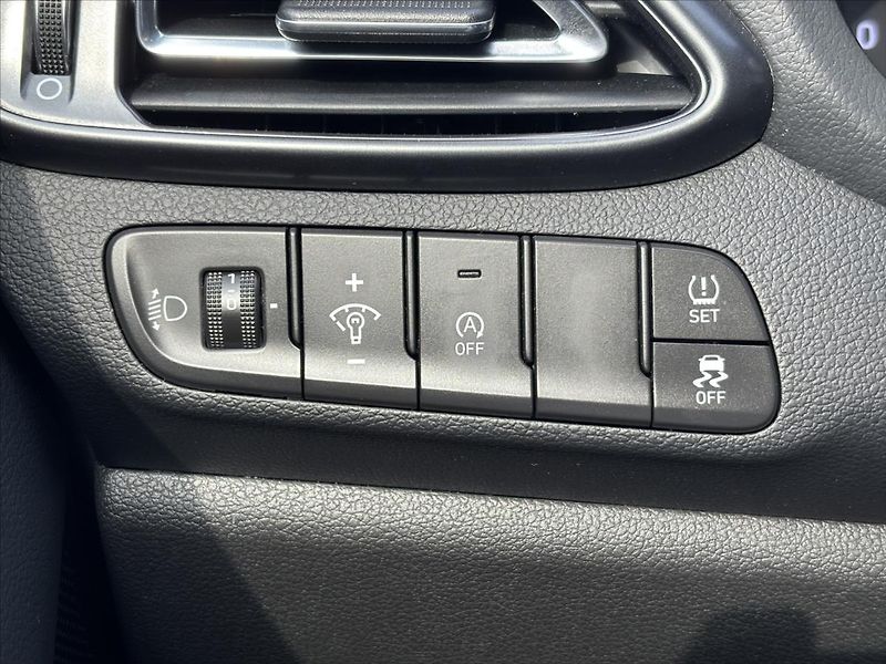 Hyundai i30 1,5 TGDi N-Line TOP STAV TAŽNÉ - fotka 34 z 47