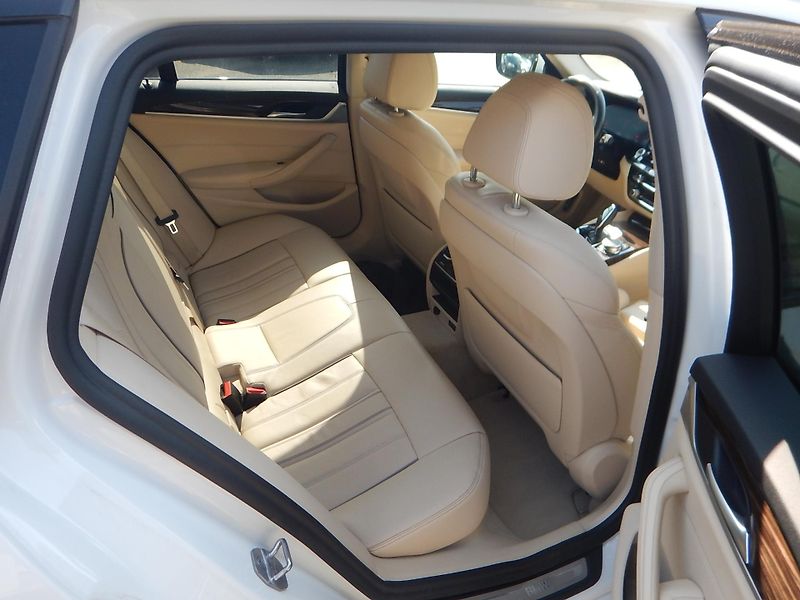 BMW Řada 5 520D XDRIVE - fotka 12 z 26