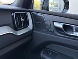 Volvo XC60 B5 AWD // PLUS DARK // 1.maj.  - náhled 20