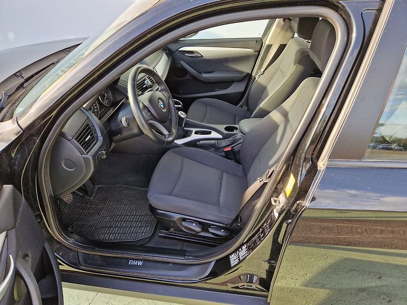 BMW X1 XDRIVE 18D - fotka 18 z 30