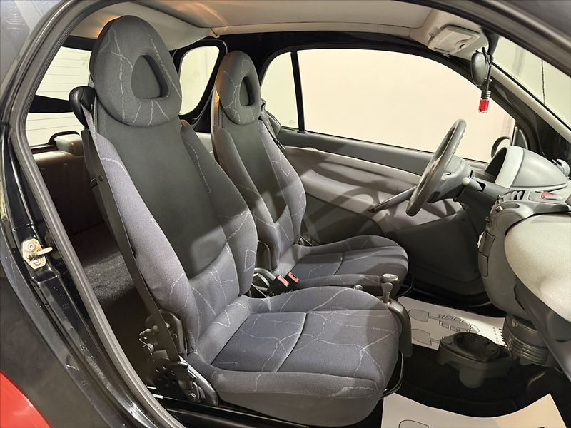 Smart Fortwo 0,6   i PURE ALU TOP STAV - fotka 15 z 29