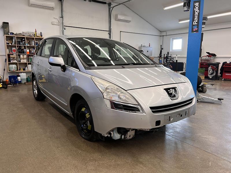 Peugeot 5008 1.6HDi 80kW - fotka 1 z 15