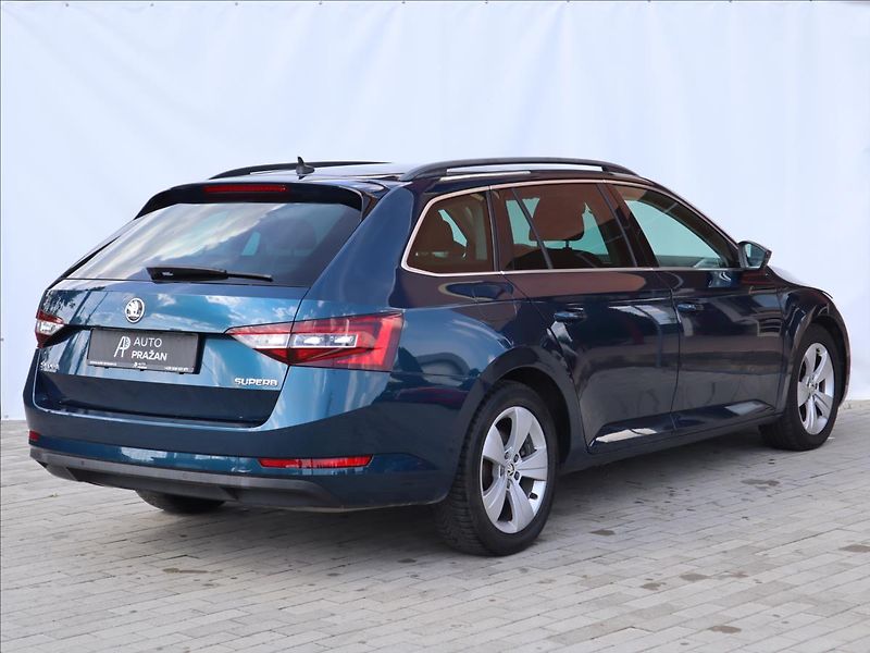 Škoda Superb 2,0 TDi, Kessy, FrontAssist, P - fotka 6 z 40