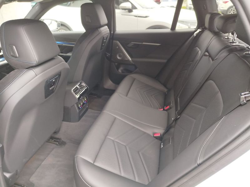 BMW Ostatní M60 xDrive Touring TOP - fotka 17 z 23