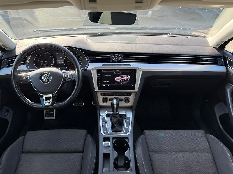 Volkswagen Passat - fotka 5 z 9