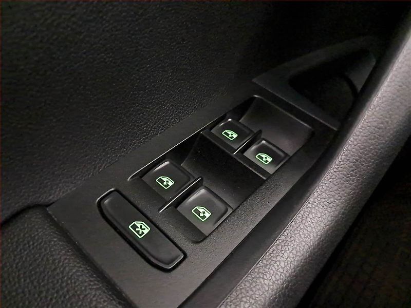 Škoda Octavia (2017) 1.6 TDI, Automat, Navi - fotka 22 z 23
