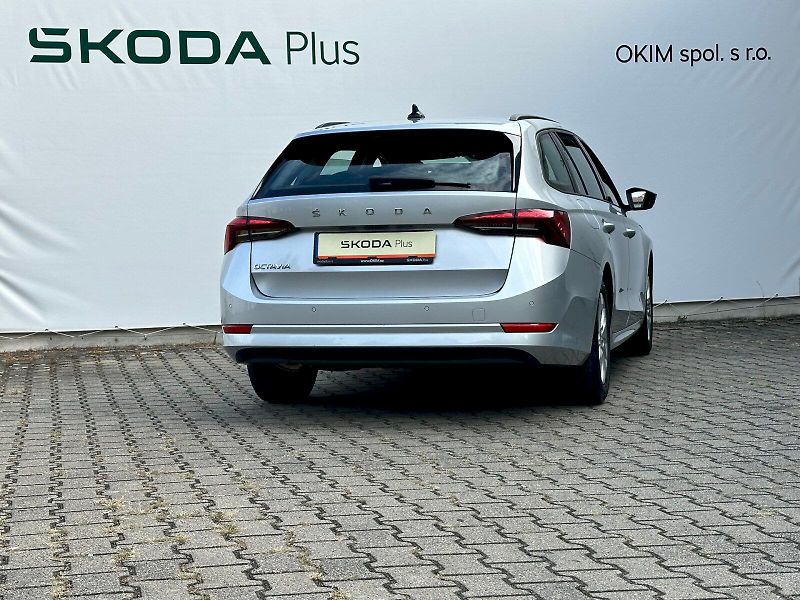 Škoda Octavia (2023) 2.0 TDI 85kW Ambition Combi - fotka 2 z 22