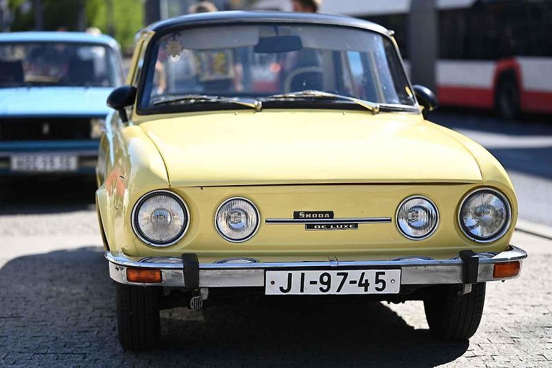 Prvomájová jízda automobilových veteránů 2025 v Ústí nad Labem.