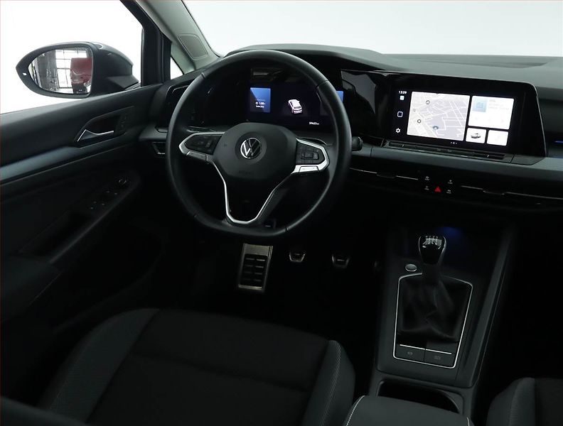 Volkswagen Golf (2022) Active 1.5 TSI, Navi, Tempomat - fotka 7 z 15