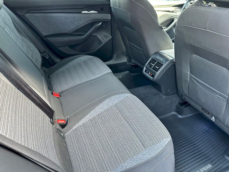 Škoda Superb (2025) 1.5 TSI 110kW Selection DSG - fotka 18 z 21