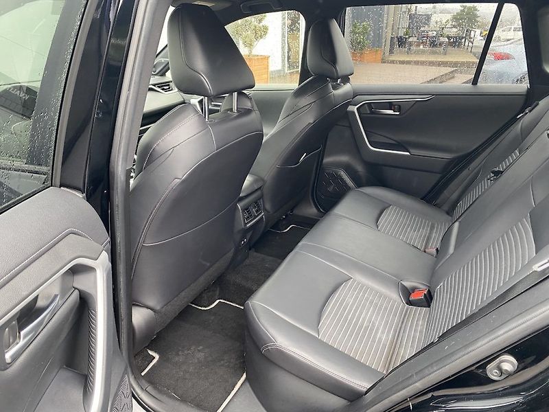 Toyota RAV4 2.5HSD, ČR-1, Black Ed., 4x4 - fotka 13 z 35