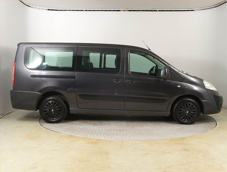 Peugeot Expert (2013) 2.0 HDi, Bus, 5Míst, 1Maj - fotka 6 z 22