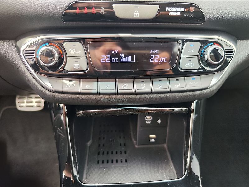 Hyundai i30 1.5 T-GDI/103kW N-Line DCT - fotka 22 z 32