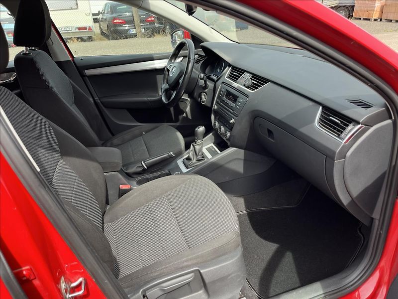 Škoda Octavia 1,6 TDi AMBIENT KLIMA STK 1/28 - fotka 10 z 34