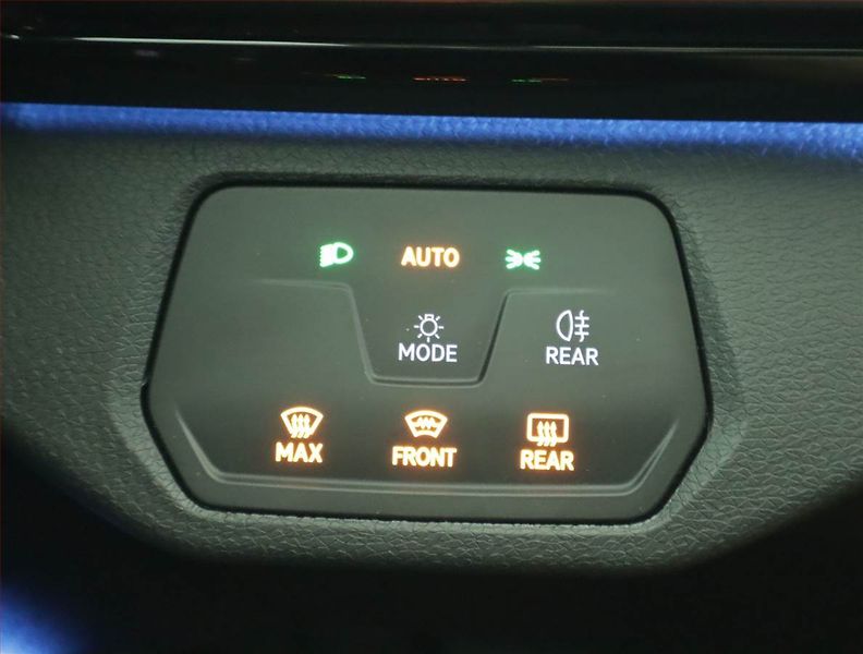 Volkswagen ID.5 (2023) Pro Perf. (82 kWh), SoH 93% - fotka 17 z 23