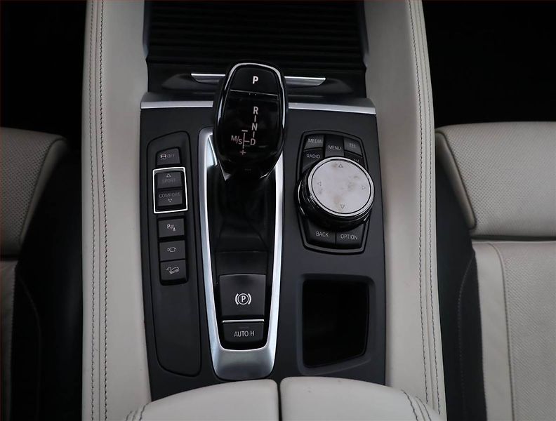 BMW X6 (2016) M Paket xDrive35i - fotka 11 z 19