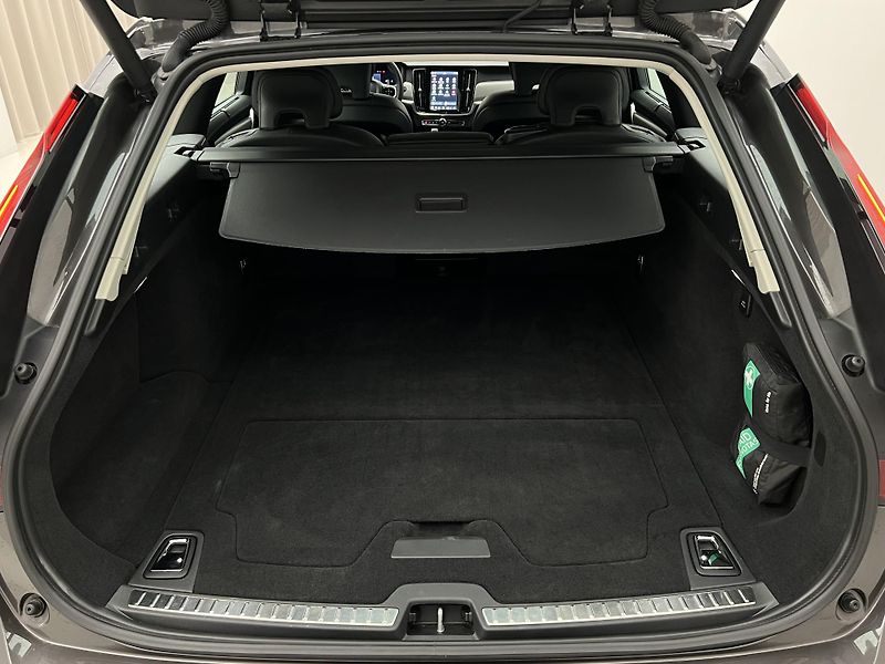 Volvo V90 B4 BRIGHT PLUS CZ 1. maj. - fotka 5 z 48
