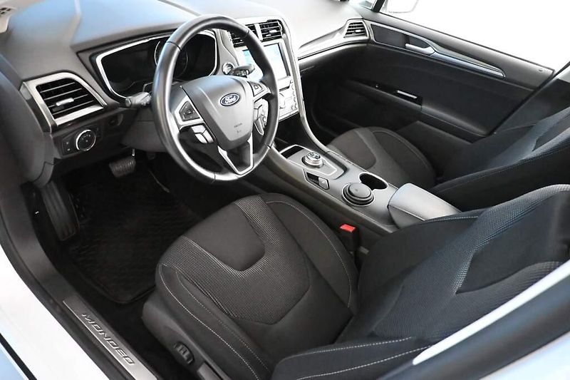 Ford Mondeo (2022) 2.0 LED ACC SONY 8AT Tažné ECO - fotka 11 z 36