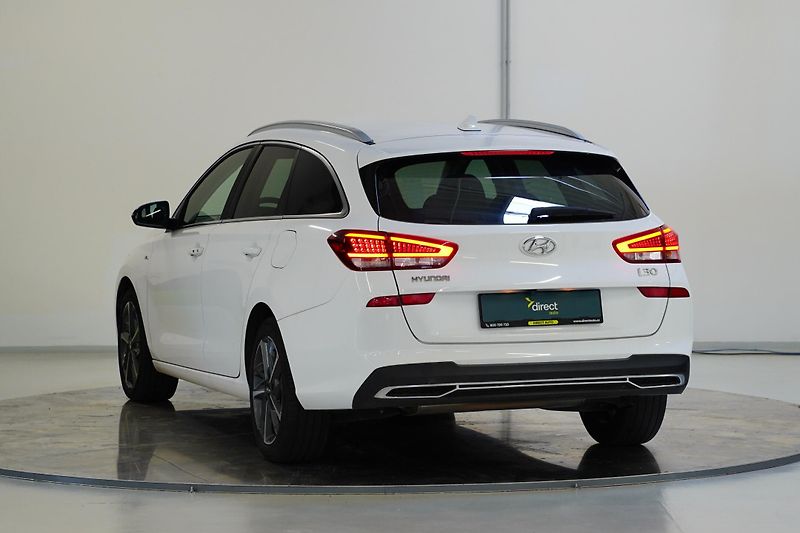 Hyundai i30 - fotka 7 z 24