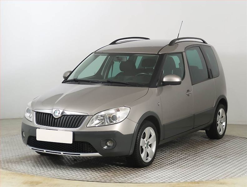 Škoda Roomster (2011) Scout 1.2 TSI, Serv.kniha - fotka 2 z 17