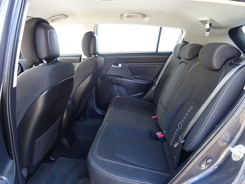 Kia Sportage (2011) 1.7CRDi,85kW,S.kn,tažne,ALU - fotka 17 z 23