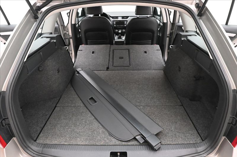 Škoda Octavia 2,0 TDI 110kW Elegance Tažné V - fotka 11 z 30