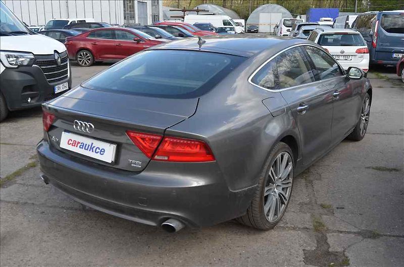 Audi A7 (2011) SPORTBACK 3,0 TFSI QUATTRO - fotka 4 z 27