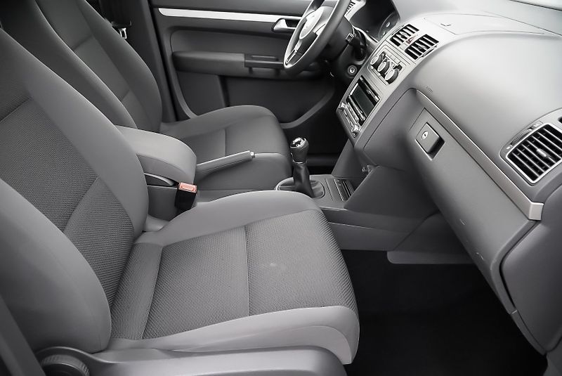 Volkswagen Touran (2014) - fotka 20 z 28