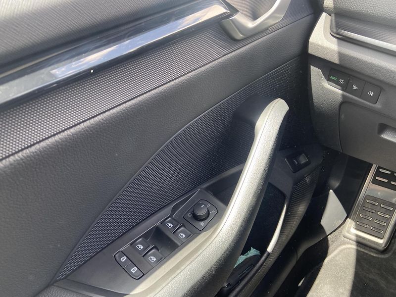 Škoda Octavia 1.5 TSI DSG / 110 kW SportLine - fotka 13 z 27