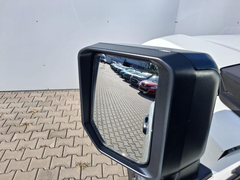 Toyota Land Cruiser 2.8 D-4D 6AT Executive MHEV AW - fotka 29 z 29