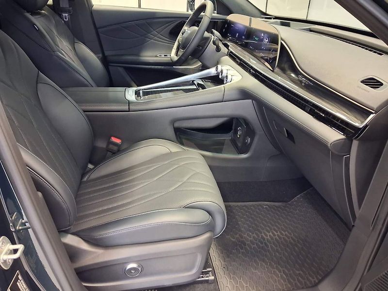 Omoda 9 (2026) Premium 1.5TGDI PHEV AWD - fotka 9 z 33