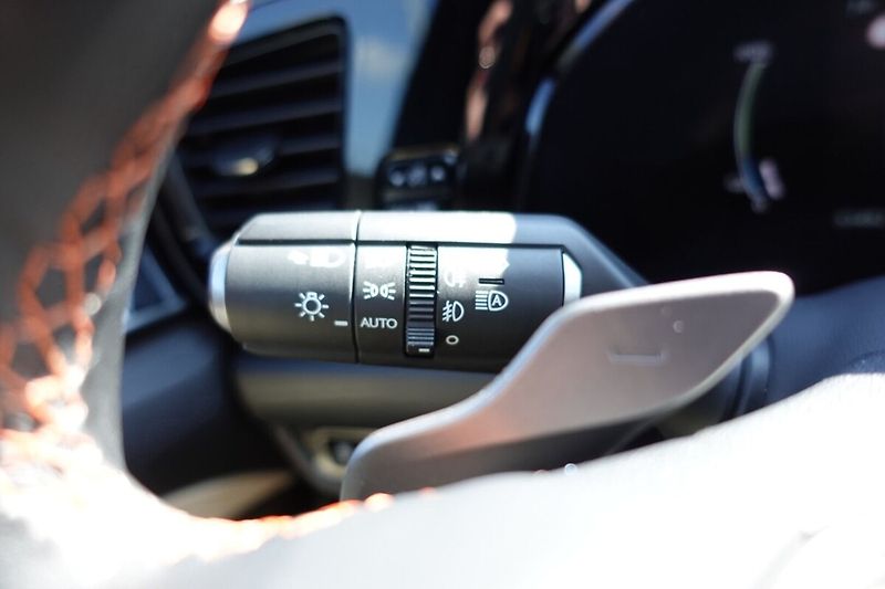 Lexus NX 450h plus NX450h+ Executive Top 4x4 - fotka 29 z 34