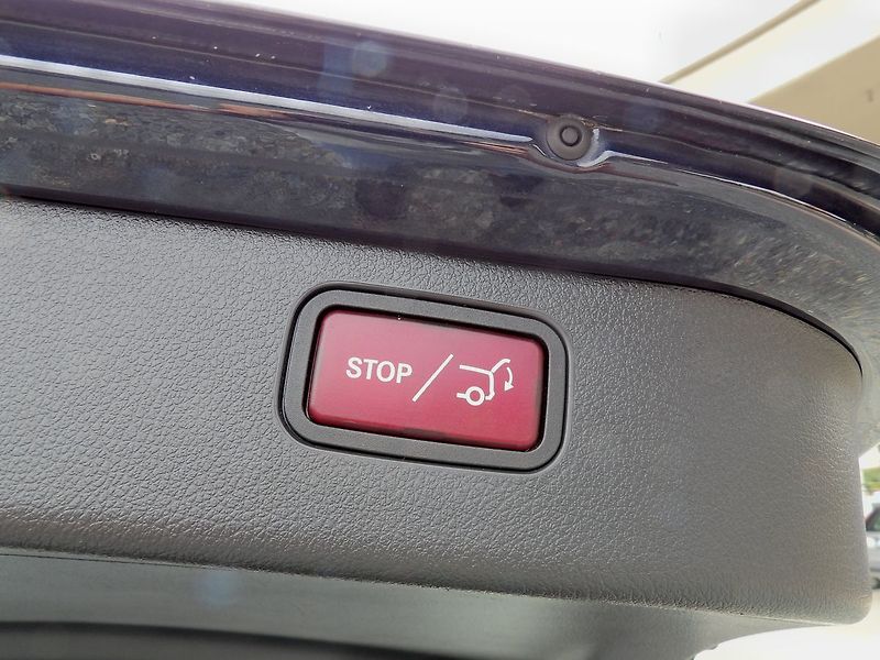 Mercedes-Benz Třídy C 220d A/T 9°LED Virtual Tažné - fotka 29 z 37