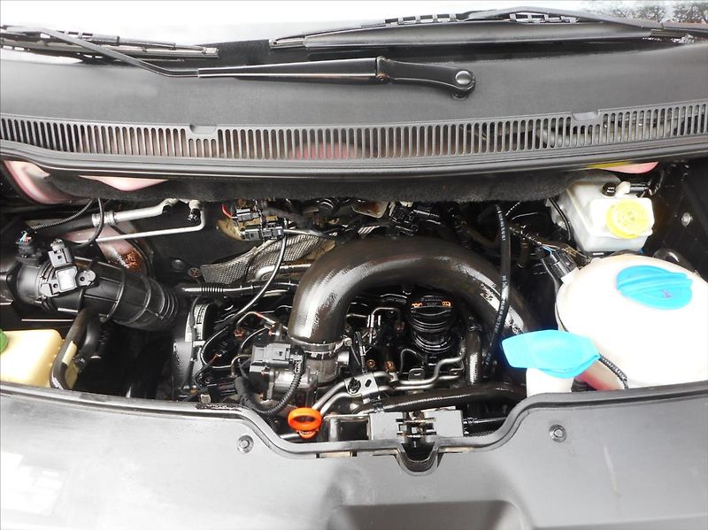 Volkswagen Transporter 2,0 TDi 4Motion - fotka 18 z 23