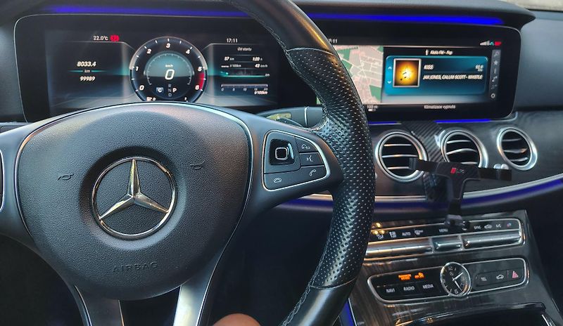 Mercedes-Benz Třídy E (2017) Mercedes E 350 D 4 matic - fotka 16 z 24