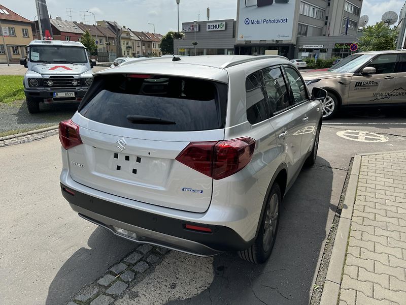 Suzuki Vitara (2026) 1,4 Premium AT Hybrid - fotka 3 z 5