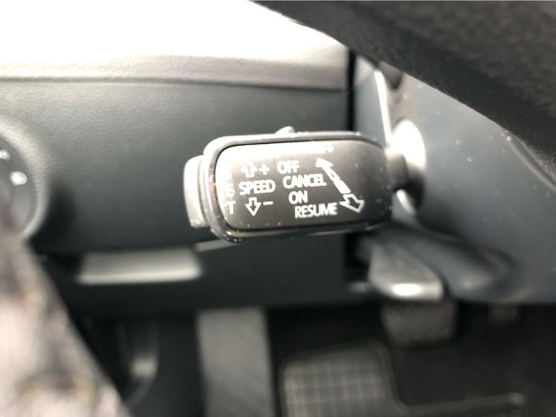 Škoda Superb COMBI 2.0 TDi DSG 7st. SYTLE - fotka 17 z 30