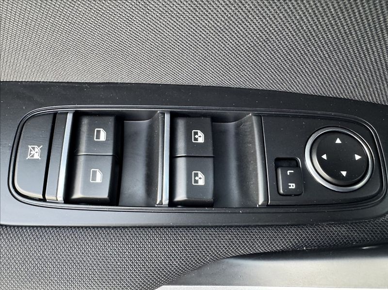 Kia Ceed 1,6 CRDi SW FRESH DPH 1.maj ČR - fotka 22 z 50