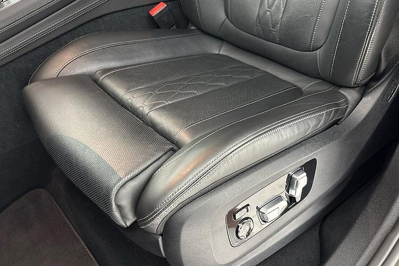 BMW X6 M50d - fotka 7 z 27