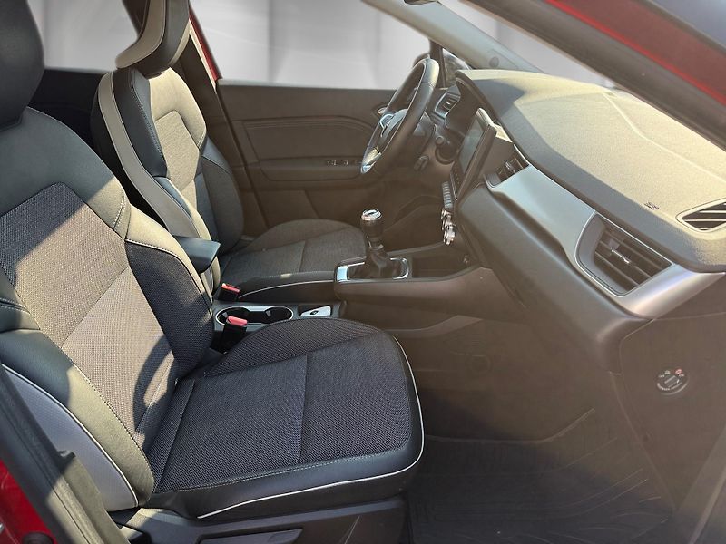 Renault Captur (2023) 1,0 TCe 67 kW Techno - fotka 22 z 24