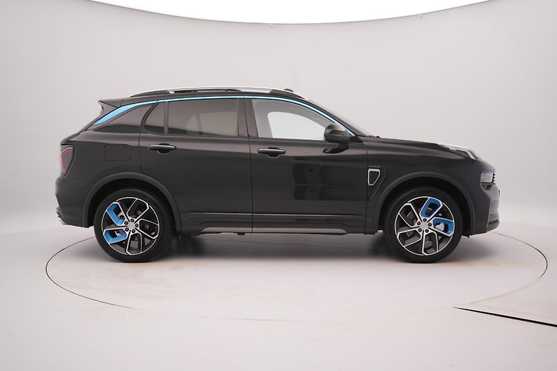 Lynk & Co 01 PHEV DCT AUT 1.maj - fotka 8 z 55